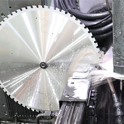 How to sharpen circular saw blades fast and well?