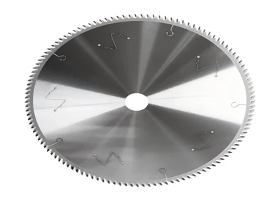 What chemicals can be used to clean a carbide saw blade?